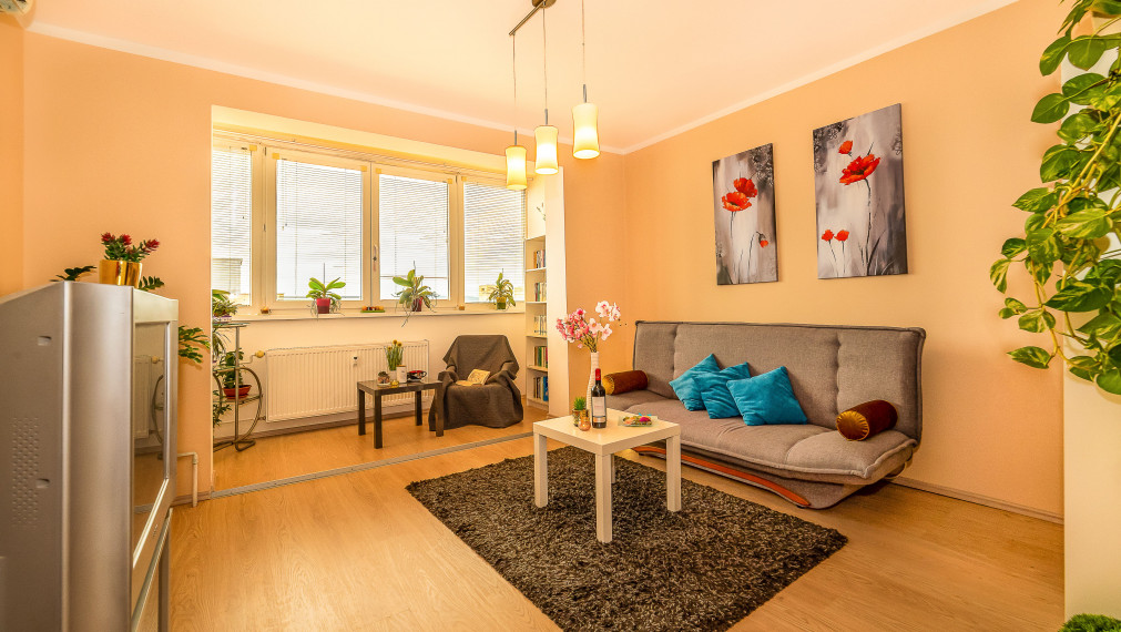 P R E D A N É │1,5i byt vo Vrakuni s klimatizáciou a výhľadom na Kamzík