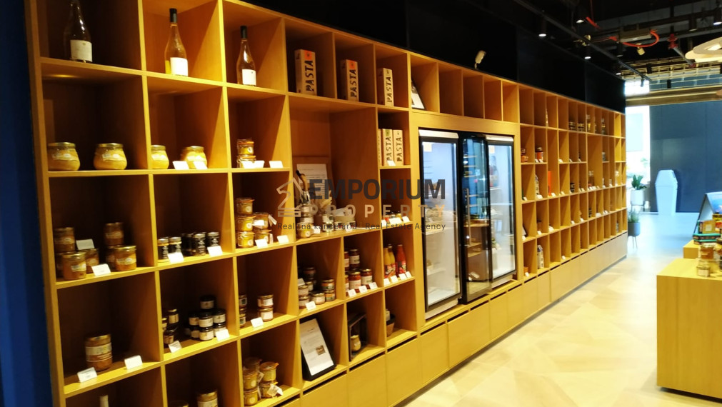 P R E D A N É │Obchod s francúzskymi delikatesami v centre Nivy