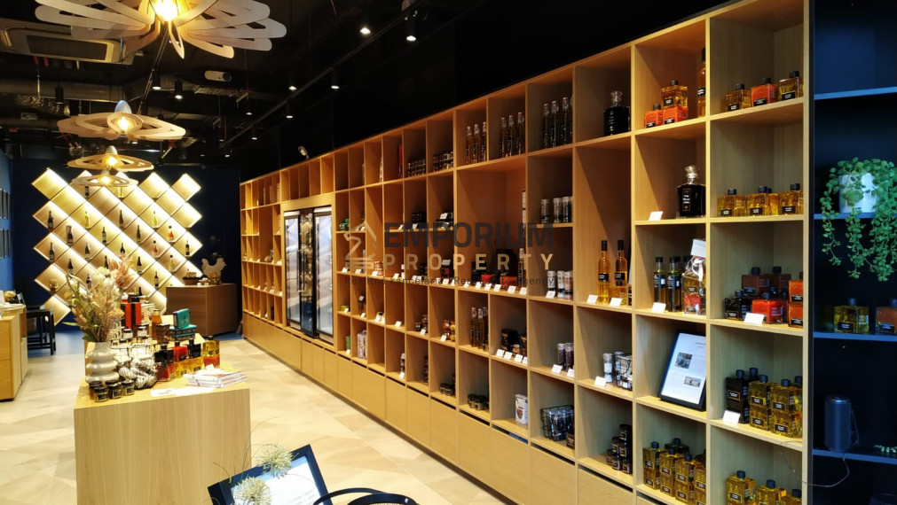 P R E D A N É │Obchod s francúzskymi delikatesami v centre Nivy