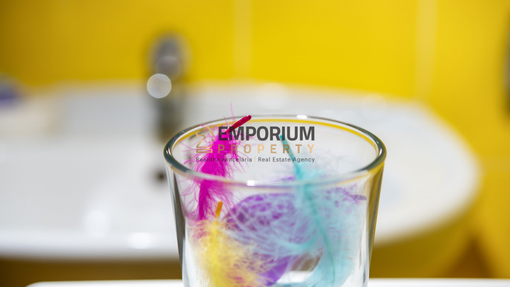 P R E D A N É │1,5i byt vo Vrakuni s klimatizáciou a výhľadom na Kamzík