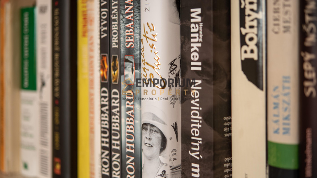 P R E D A N É │1,5i byt vo Vrakuni s klimatizáciou a výhľadom na Kamzík