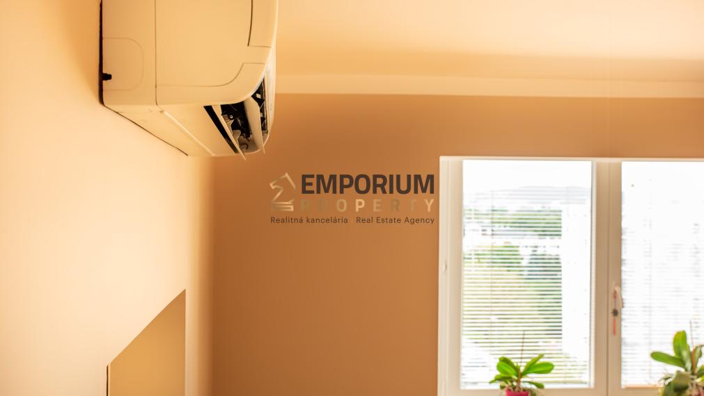 P R E D A N É │1,5i byt vo Vrakuni s klimatizáciou a výhľadom na Kamzík