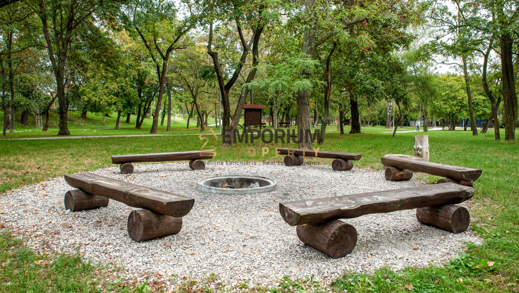 P R E D A N É │1,5i byt vo Vrakuni s klimatizáciou a výhľadom na Kamzík