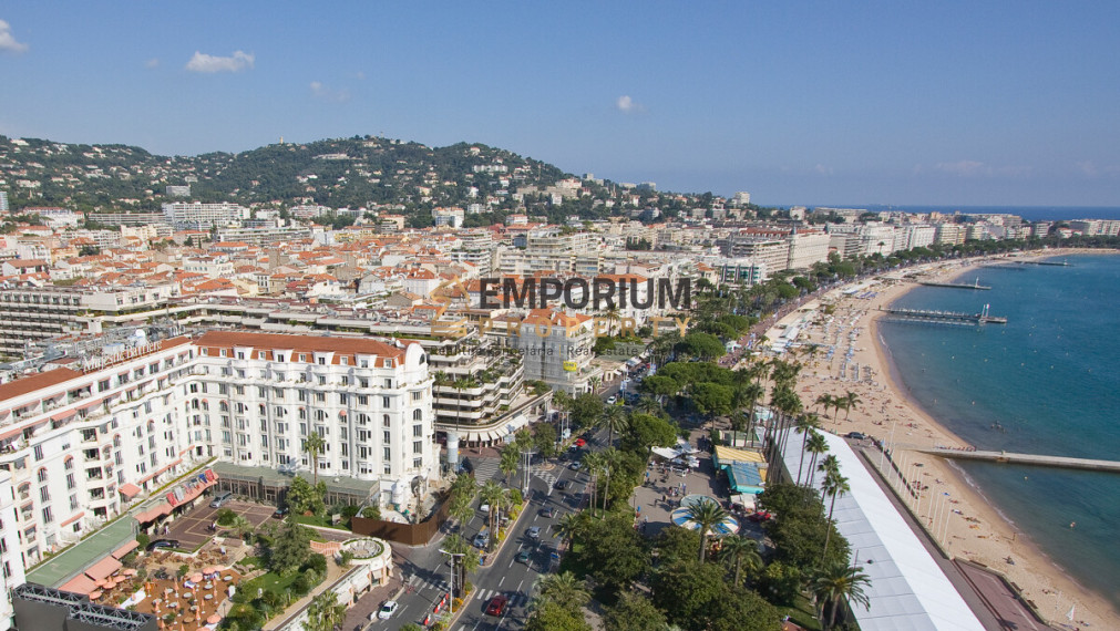 P R E D A J │1,5i byt na golfovom ihrisku s bazénom│Francúzska riviéra│Cannes