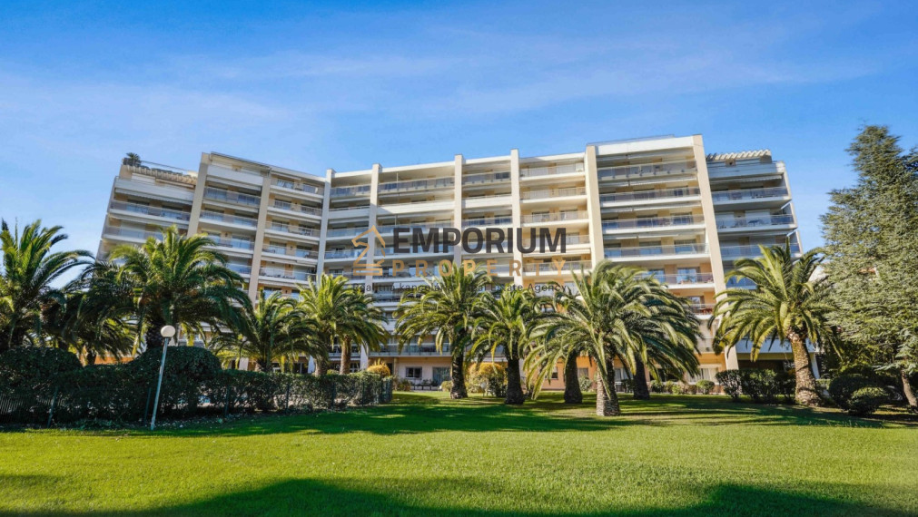 P R E D A J │1,5i byt na golfovom ihrisku s bazénom│Francúzska riviéra│Cannes