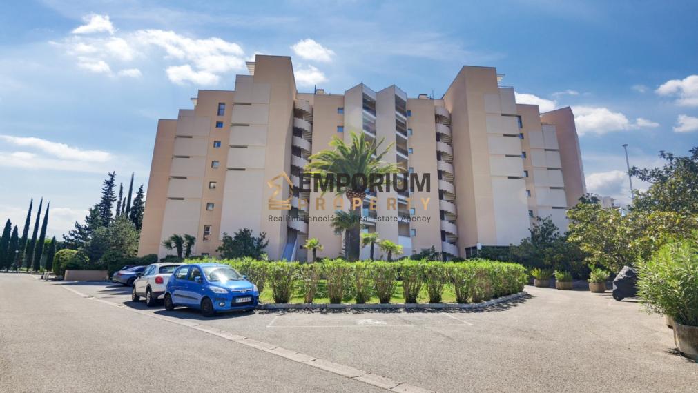 P R E D A J │1,5i byt na golfovom ihrisku s bazénom│Francúzska riviéra│Cannes