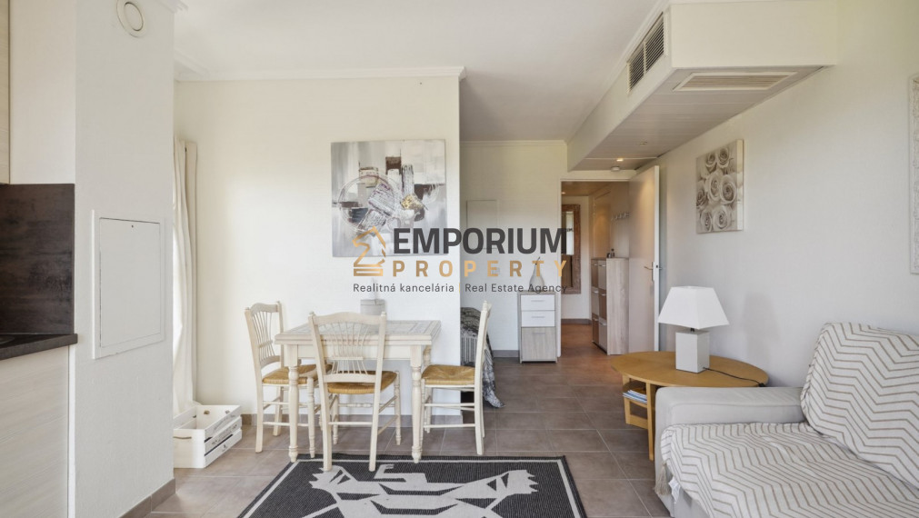 P R E D A J │1,5i byt na golfovom ihrisku s bazénom│Francúzska riviéra│Cannes