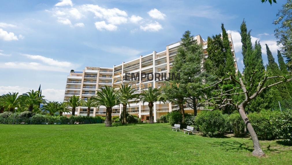 P R E D A J │1,5i byt na golfovom ihrisku s bazénom│Francúzska riviéra│Cannes