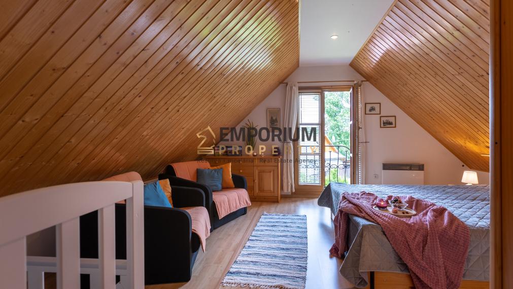 P R E N Á J O M │Priestranná rázovitá chalupa prevoňaná tradíciou v centre B. Štiavnice│3 D