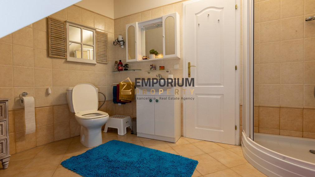 P R E N Á J O M │Priestranná rázovitá chalupa prevoňaná tradíciou v centre B. Štiavnice│3 D