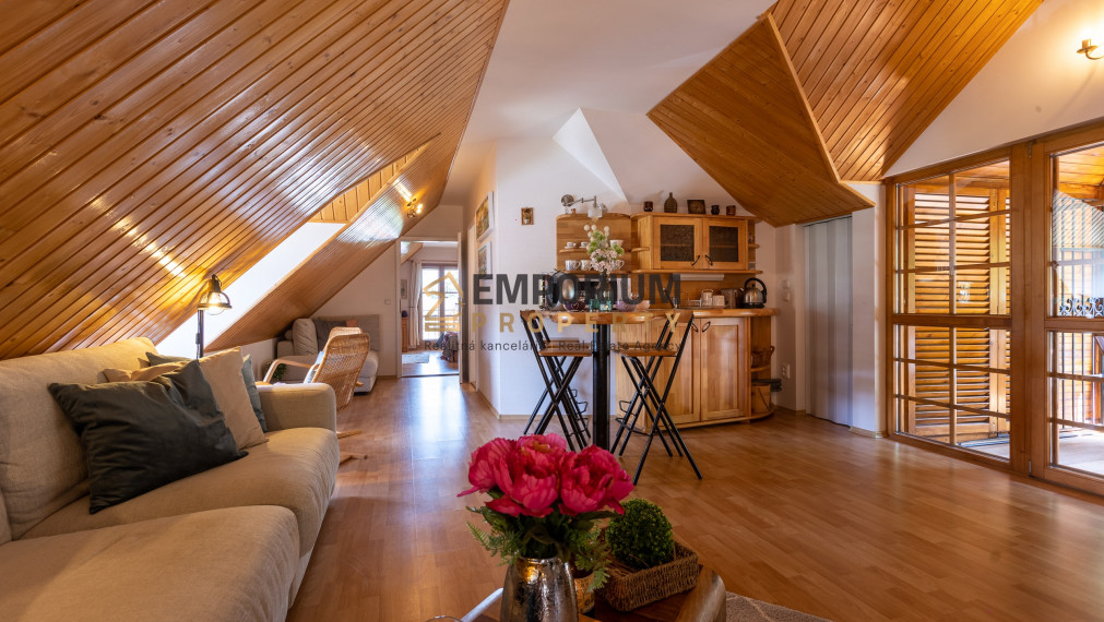 P R E N Á J O M │Priestranná rázovitá chalupa prevoňaná tradíciou v centre B. Štiavnice│3 D