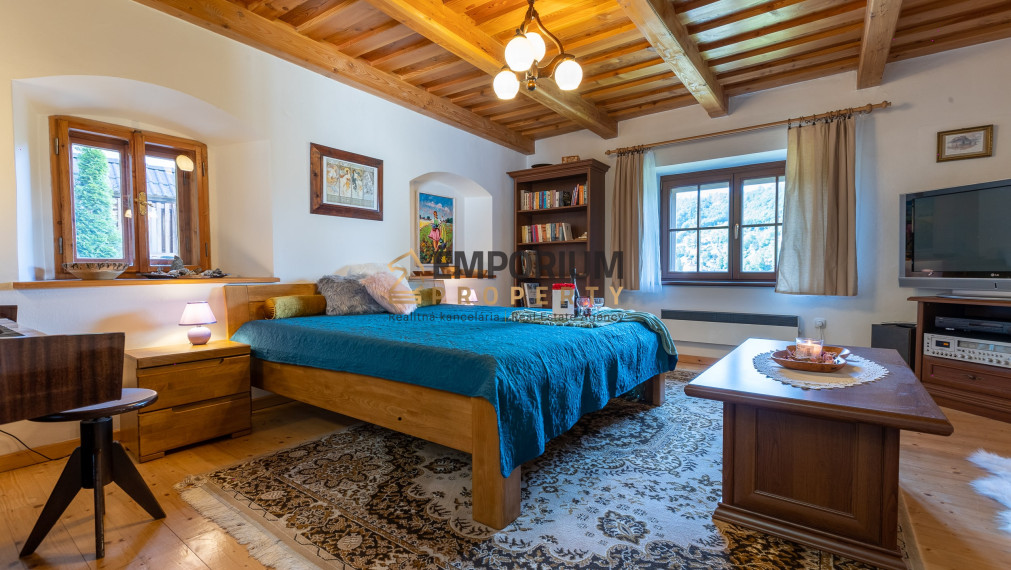 P R E N Á J O M │Priestranná rázovitá chalupa prevoňaná tradíciou v centre B. Štiavnice│3 D