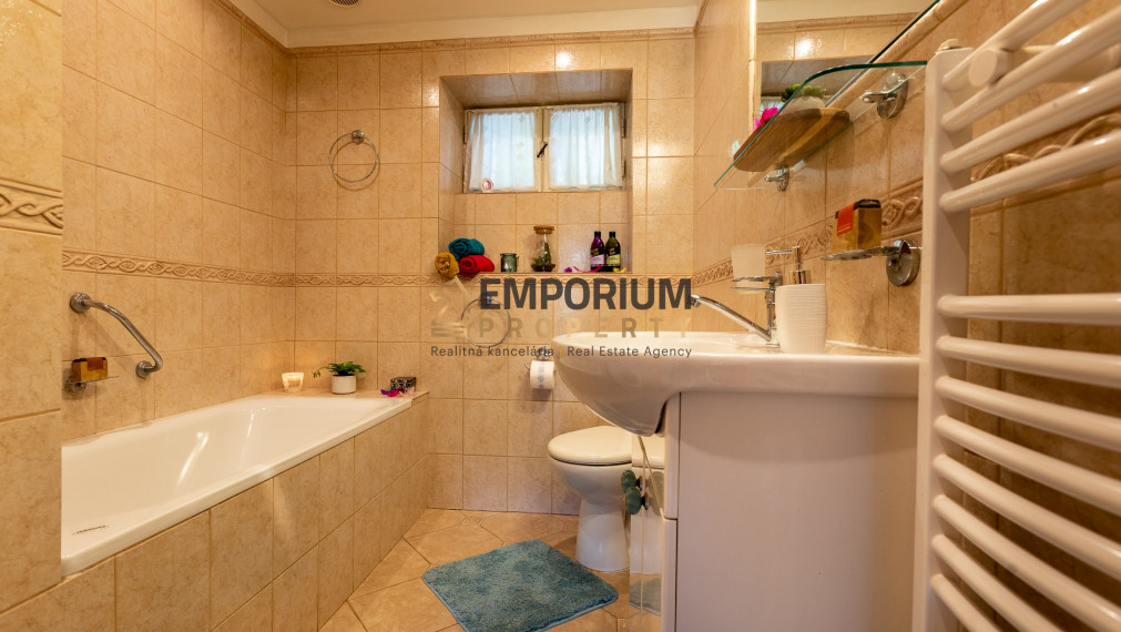 P R E N Á J O M │Priestranná rázovitá chalupa prevoňaná tradíciou v centre B. Štiavnice│3 D