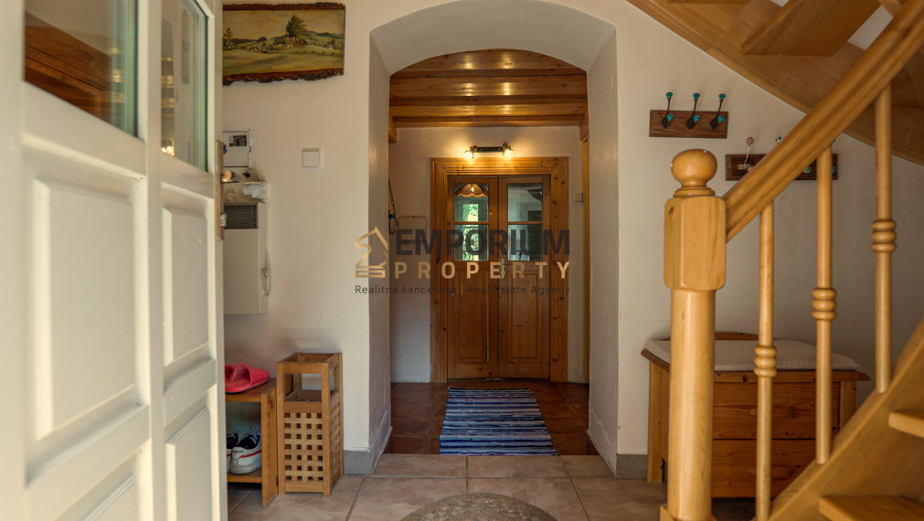 P R E N Á J O M │Priestranná rázovitá chalupa prevoňaná tradíciou v centre B. Štiavnice│3 D