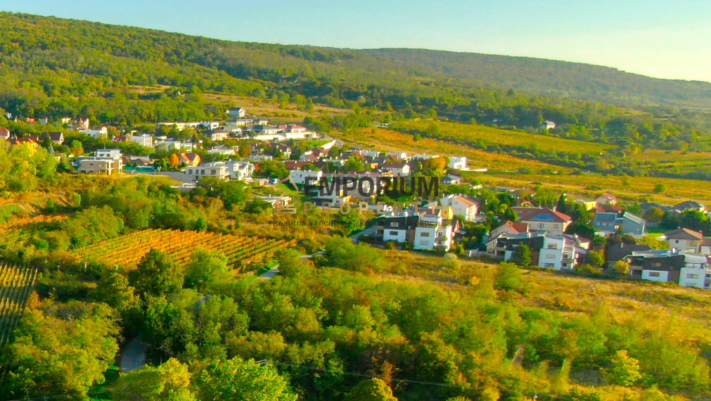 K Ú P A │Hľadáme "áčkový" stavebný pozemok na úpätí Karpát