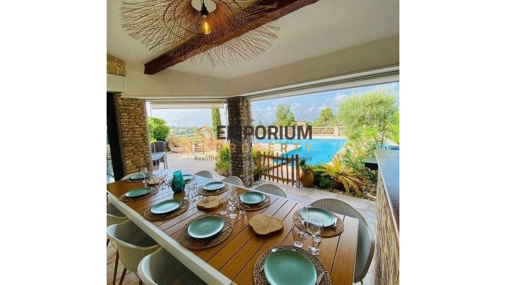 P R E D A J │5i RD na kopci s bazénom a výhľadom│Francúzska riviéra│Fréjus