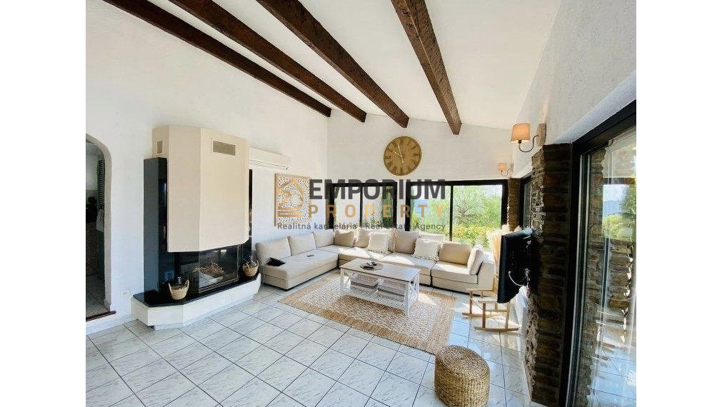 P R E D A J │5i RD na kopci s bazénom a výhľadom│Francúzska riviéra│Fréjus