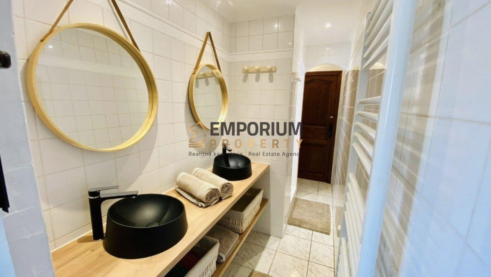 P R E D A J │5i RD na kopci s bazénom a výhľadom│Francúzska riviéra│Fréjus