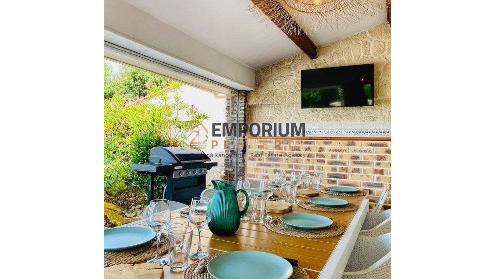 P R E D A J │5i RD na kopci s bazénom a výhľadom│Francúzska riviéra│Fréjus