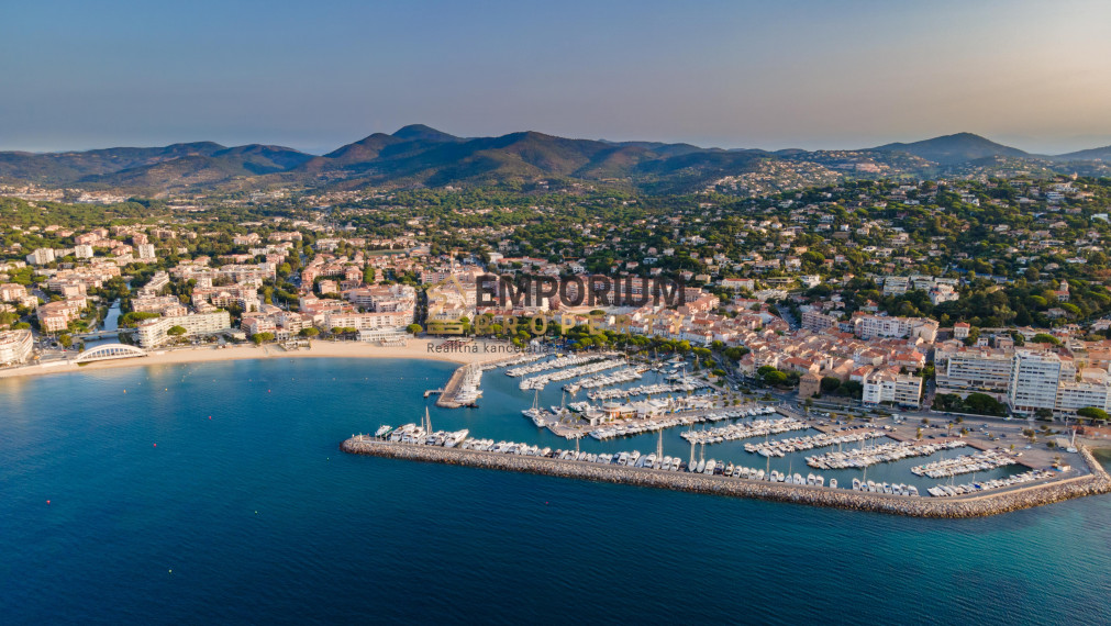 P R E D A J │5i RD na kopci s bazénom a výhľadom│Francúzska riviéra│Fréjus