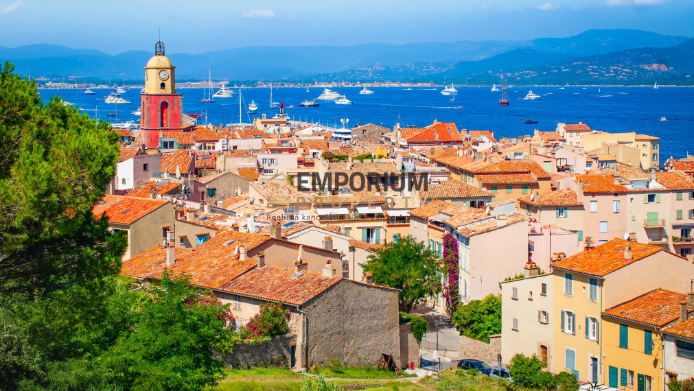 P R E D A J │5i RD na kopci s bazénom a výhľadom│Francúzska riviéra│Fréjus