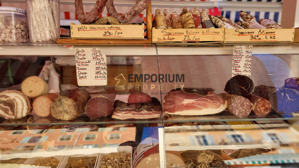 P R E D A J │5i RD na kopci s bazénom a výhľadom│Francúzska riviéra│Fréjus