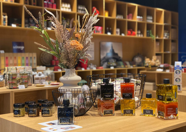 P R E D A N É │Obchod s francúzskymi delikatesami v centre Nivy