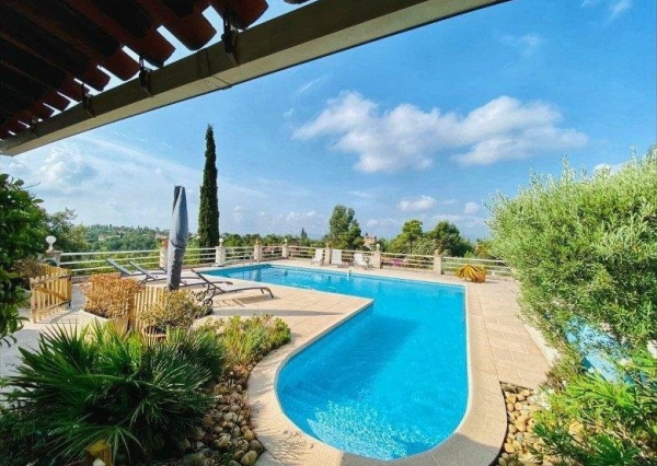 P R E D A J │5i RD na kopci s bazénom a výhľadom│Francúzska riviéra│Fréjus